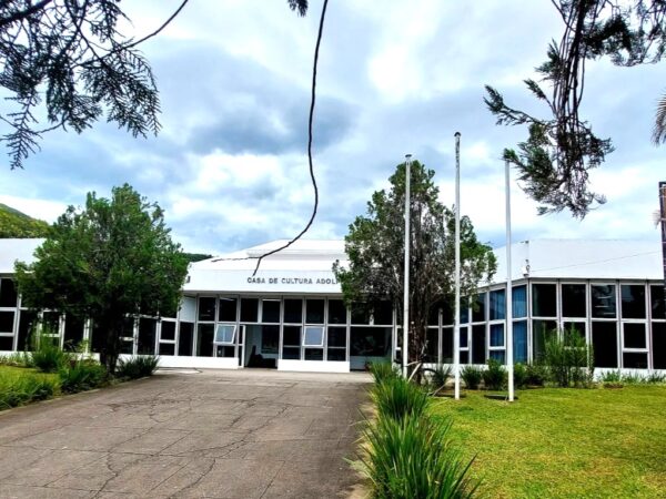 Leia mais sobre o artigo Espetáculos encerram os cursos de teatro e de ballet da Casa de Cultura de Teresópolis