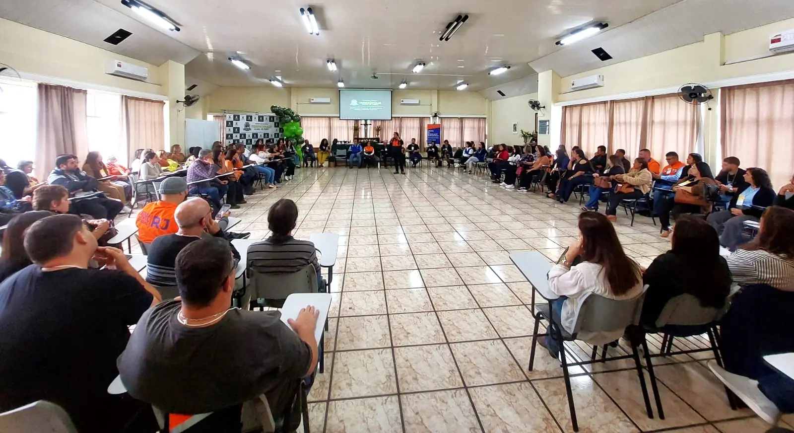 No momento, você está visualizando Teresópolis sedia oficina regional para atuação em pontos de apoio e abrigos temporários