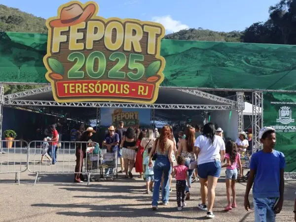 Leia mais sobre o artigo FEPORT 2025: Visitantes curtem as atrações e os expositores fecham bons negócios enquanto aguardam o show de Leonardo, às 23h