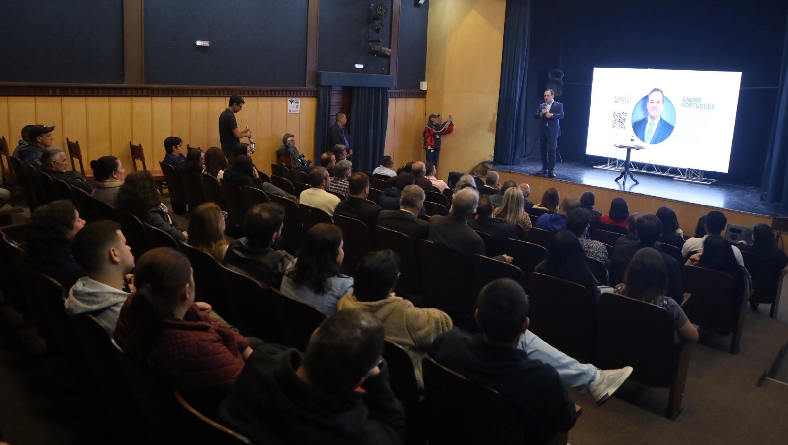 No momento, você está visualizando Palestra sobre parceria público-privada e gestão pública movimenta a Prefeitura de Teresópolis