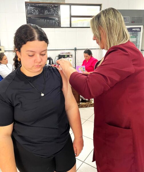 Leia mais sobre o artigo Teresópolis aplica 1.230 doses no Dia D de Multivacinação