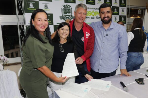 Leia mais sobre o artigo Prefeitura de Teresópolis oficializa convênios com clubes recreativos para a implementação do Passaporte Azul 