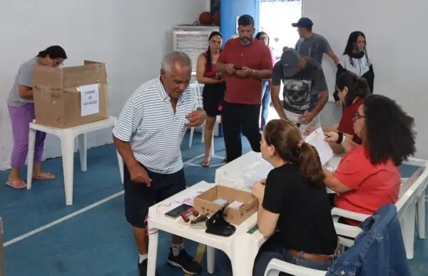 Leia mais sobre o artigo Processo Seletivo e Consultivo para Gestão Escolar: Consulta à Comunidade conta com participação expressiva de alunos, pais e profissionais da Educação