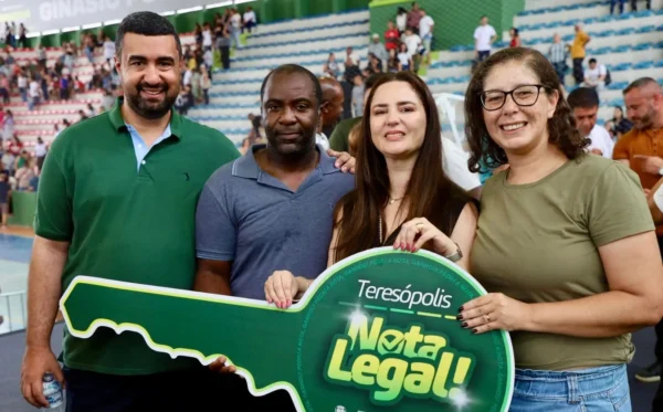 Leia mais sobre o artigo ’Teresópolis Nota Legal’: maior show de prêmios da cidade sorteia apartamento em grande evento no Pedrão