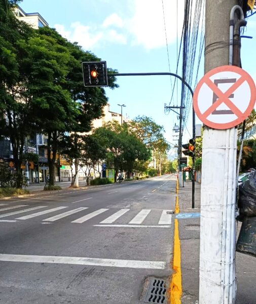 Leia mais sobre o artigo Secretaria de Segurança implanta corredor de ônibus e altera vagas de estacionamento na Avenida Lúcio Meira