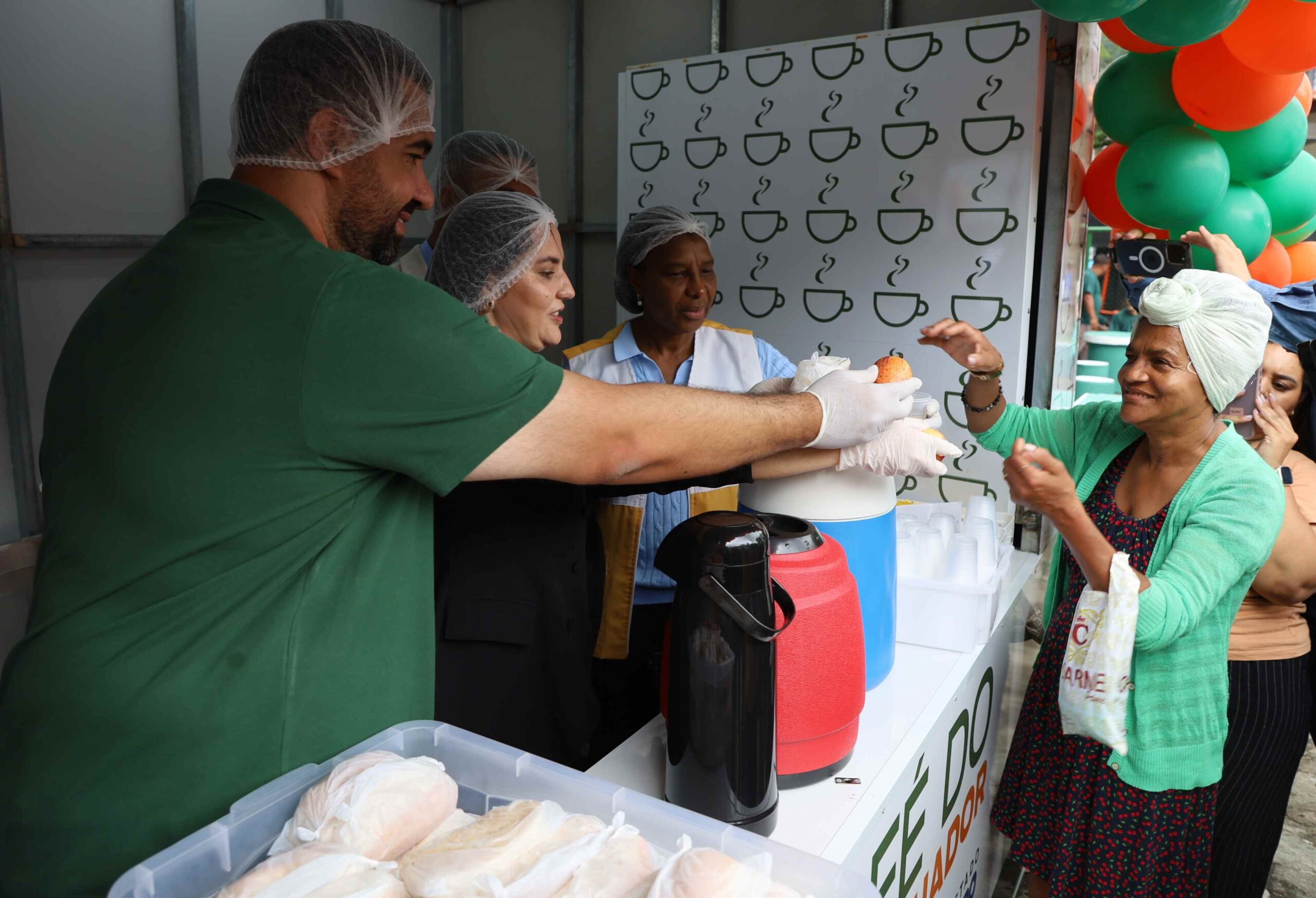 No momento, você está visualizando Café do Trabalhador e RJ Alimenta começam a atender a população em Teresópolis
