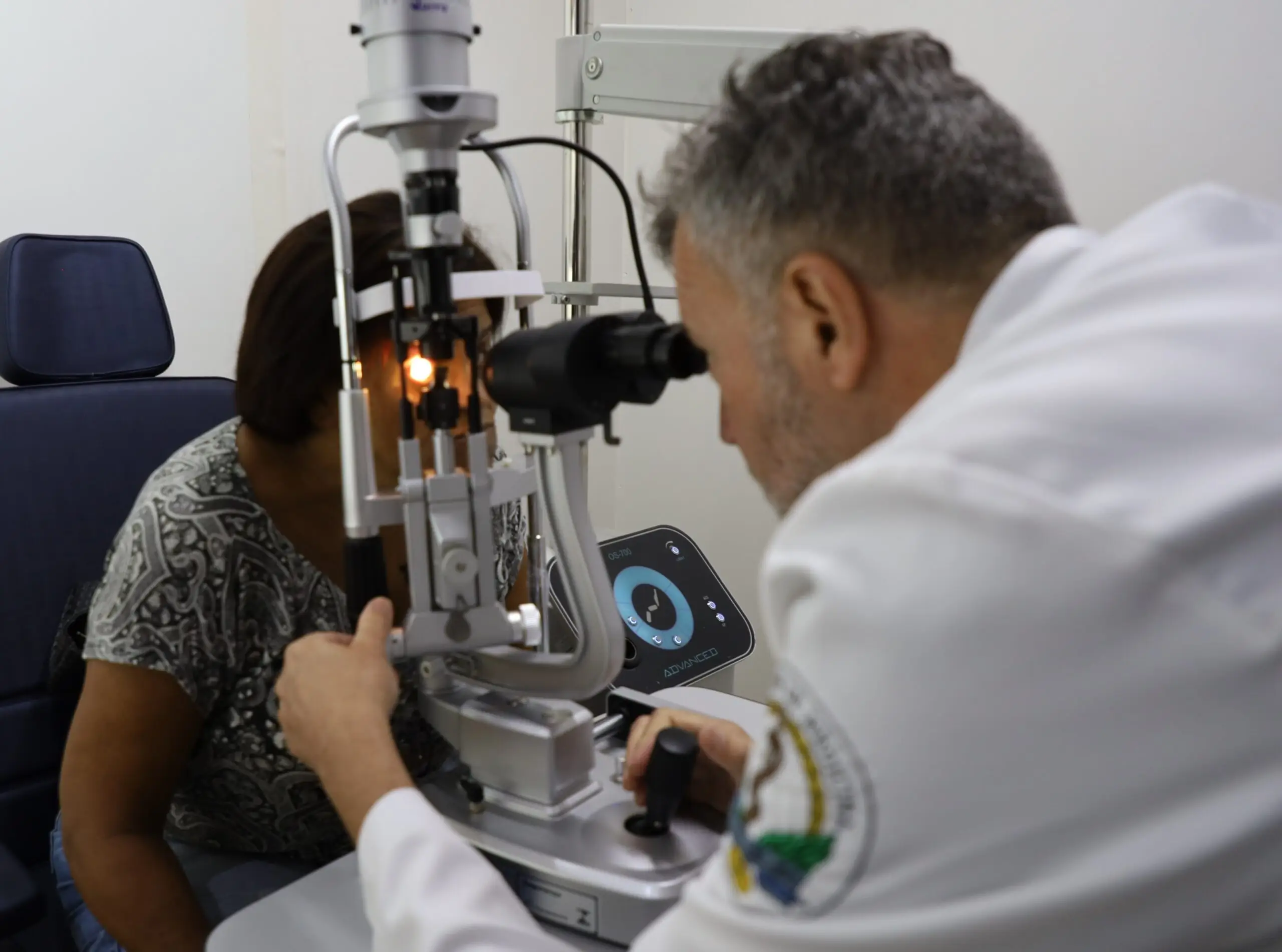 No momento, você está visualizando Prefeito Leonardo Vasconcellos abre os atendimentos da Carreta da Saúde no bairro São Pedro, em Teresópolis