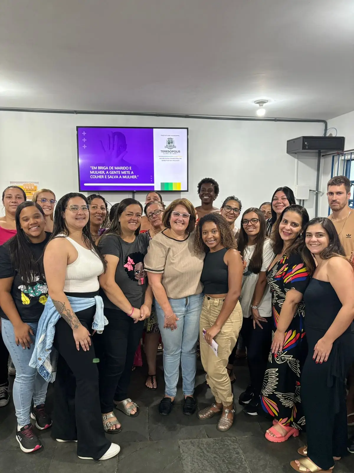 No momento, você está visualizando Secretaria dos Direitos da Mulher leva conscientização e prevenção à violência às escolas durante o Mês da Mulher