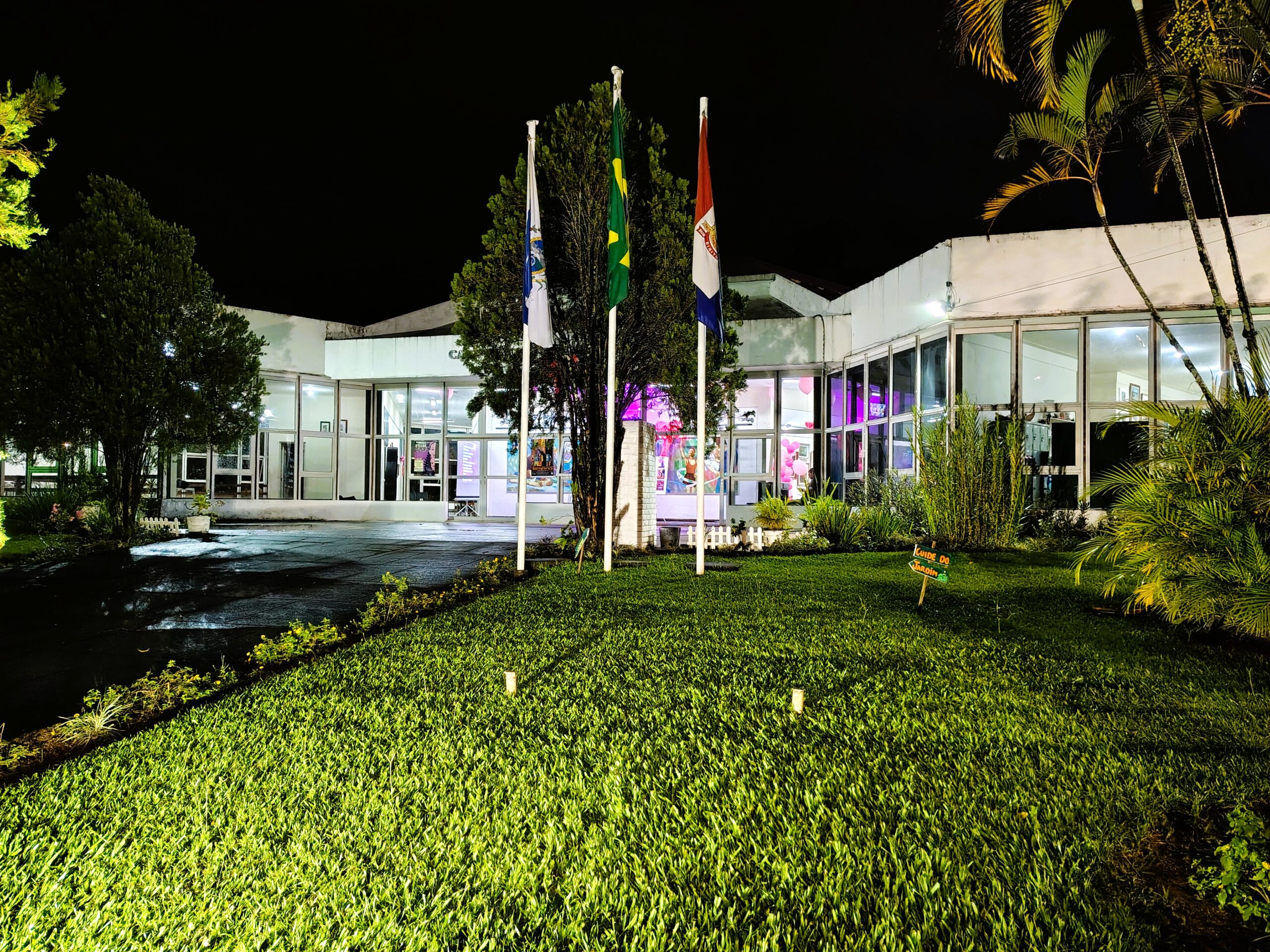 No momento, você está visualizando Casa de Cultura dá palco aos shows de Marvio Ciribelli e Van Furlanetti  em Teresópolis