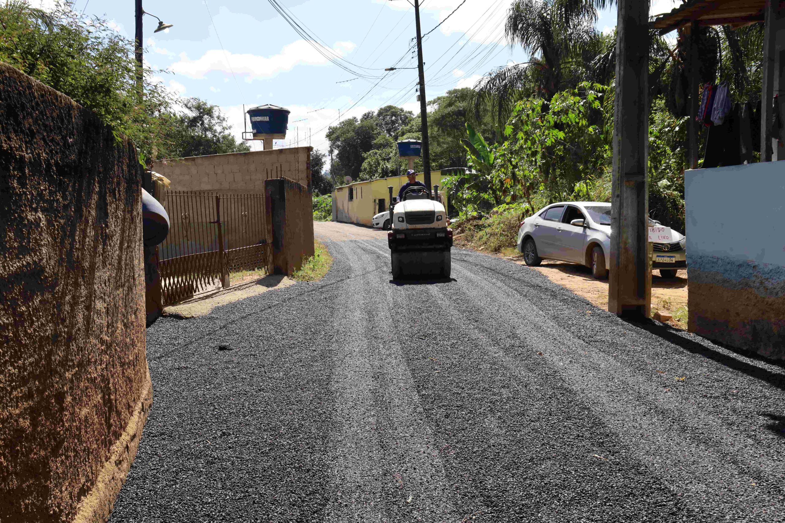 Leia mais sobre o artigo Prefeitura intensifica ações de asfaltamento no interior do município