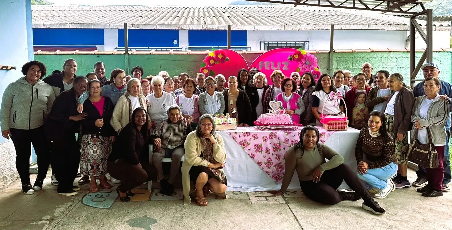 No momento, você está visualizando CRAS Meudon presta homenagem às mães