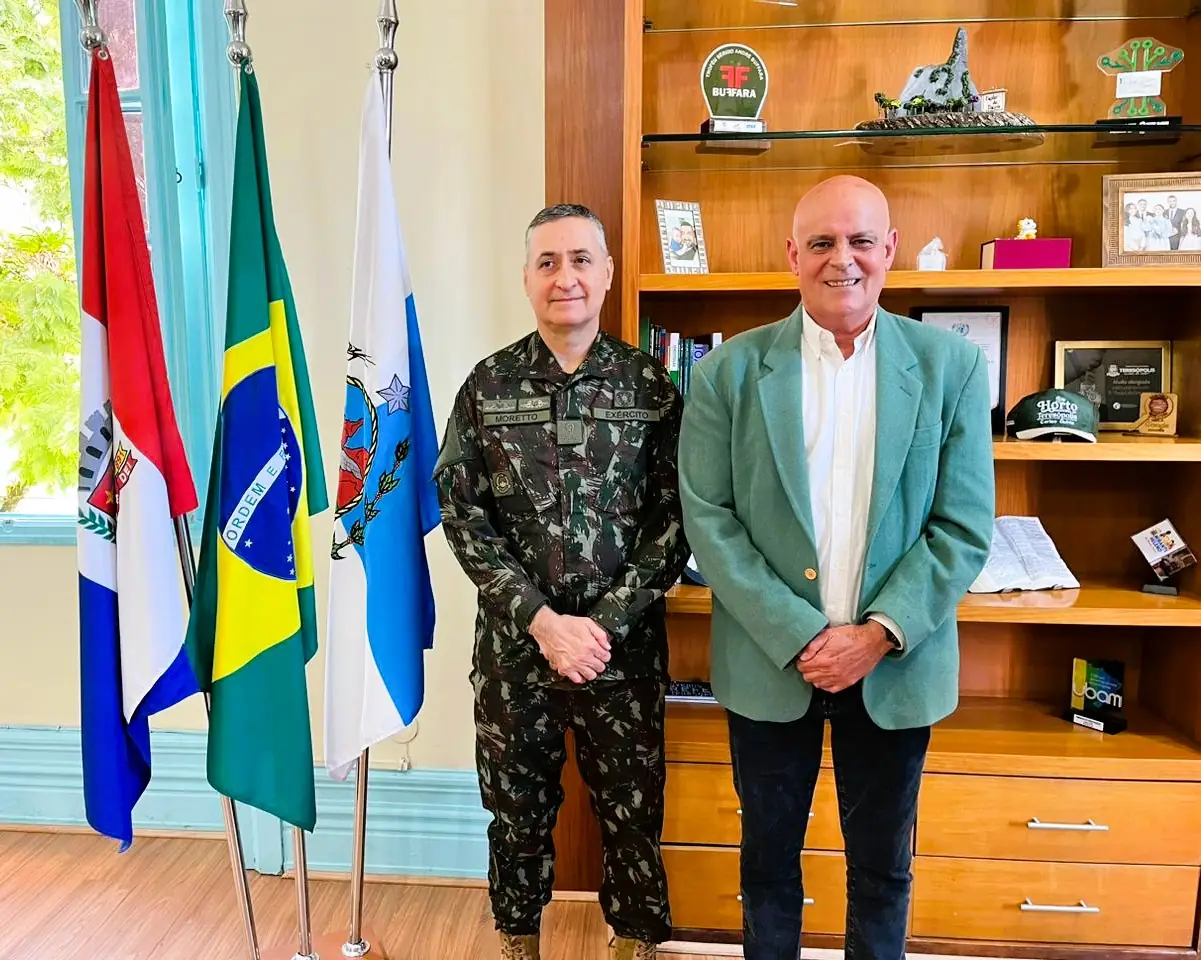 No momento, você está visualizando Prefeitura de Teresópolis reforça parceria institucional com o Tiro de Guerra