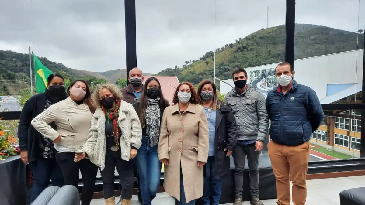 No momento, você está visualizando Prefeitura firma parceria para reativar oficinas de artesanato dos Centros de Referência de Assistência Social
