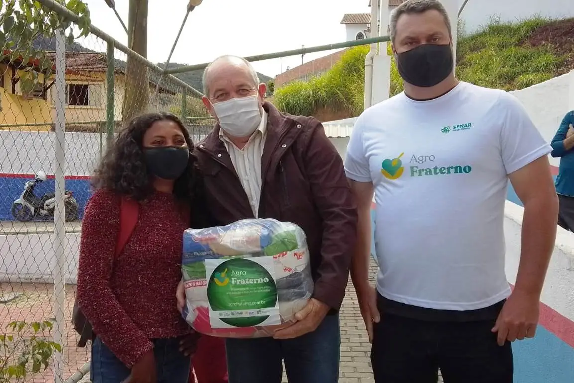 No momento, você está visualizando Teresópolis distribui cestas de alimentos do programa ‘Agro Fraterno’ a trabalhadores rurais em vulnerabilidade social