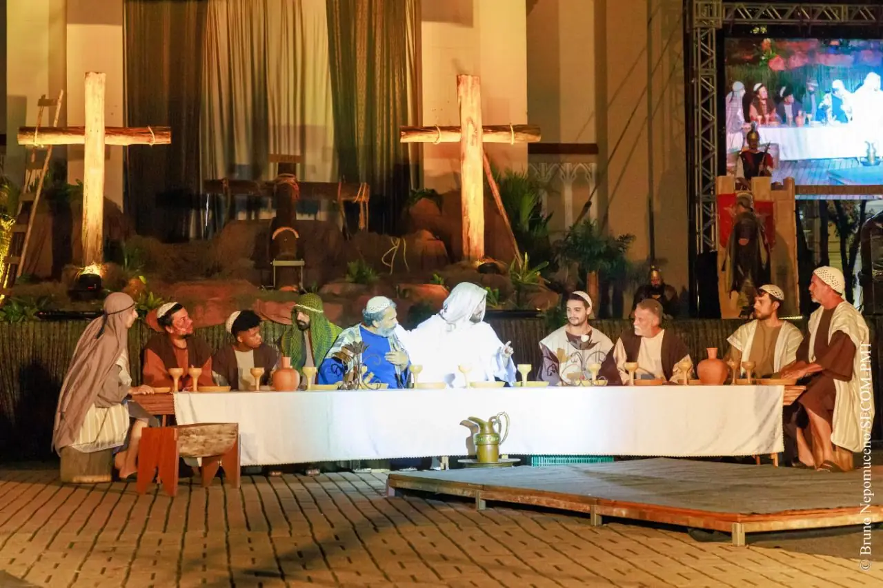 No momento, você está visualizando VIA SACRA: Um espetáculo de emoção, cultura e fé marca a celebração da Páscoa na cidade