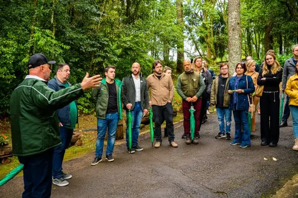 Leia mais sobre o artigo Visitas técnicas marcam a passagem da Missão Vem Pra Terê por Bento Gonçalves e Nova Petrópolis.