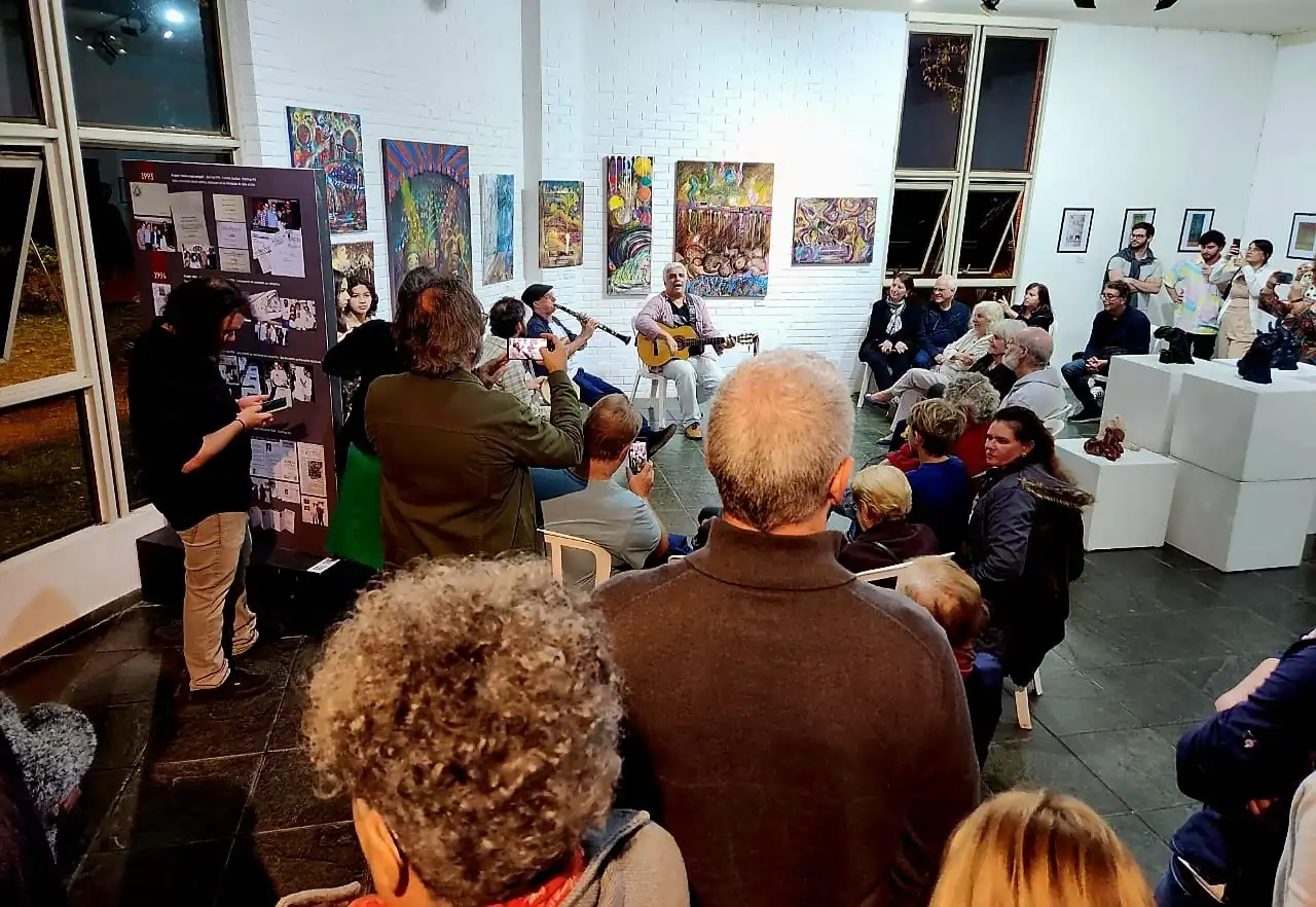 No momento, você está visualizando Mostra ‘Subindo a Serra 30 Anos Depois’ tem abertura de sucesso na Casa de Cultura Adolpho Bloch