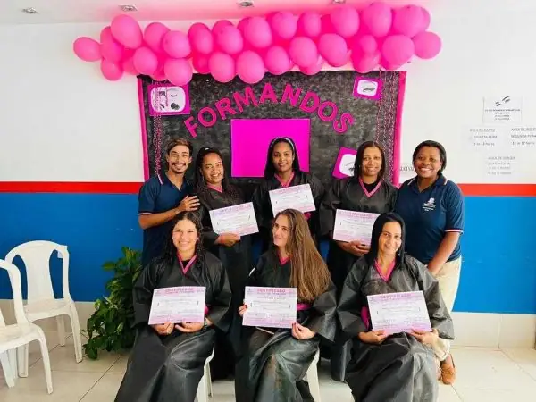 Leia mais sobre o artigo CRAS Bonsucesso forma primeira turma de profissionais da beleza