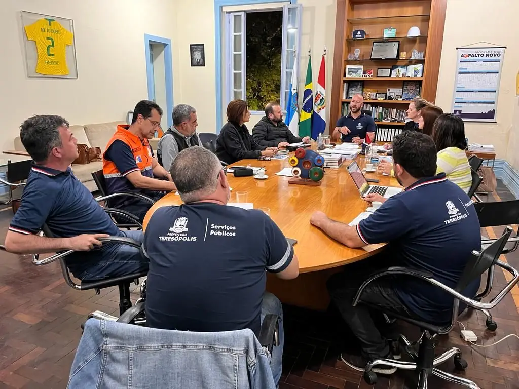 No momento, você está visualizando NOTA OFICIAL – GABINETE DE CRISE – INCÊNDIO NO ATERRO DO FISCHER