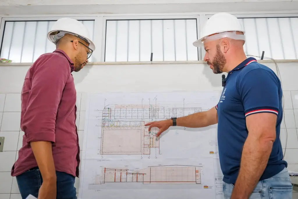 No momento, você está visualizando Prefeito Vinicius Claussen vistoria obra da Escola Municipal Profª Acliméa Nascimento, em São Pedro