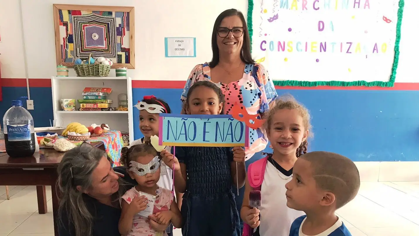 No momento, você está visualizando CRAS Bonsucesso promove atividade para alertar sobre os cuidados com crianças, adolescentes e mulheres nas aglomerações do Carnaval