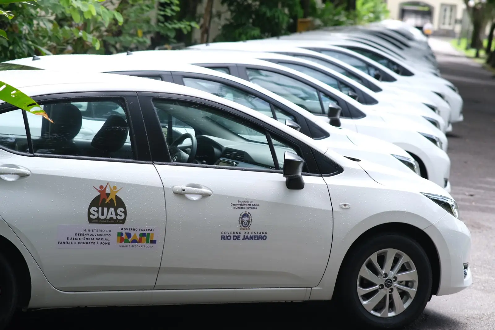 No momento, você está visualizando Secretaria Municipal de Assistência social e Direitos Humanos recebe viatura do governo estadual Veículo será utilizado pela SMASDH para fortalecer a atuação do SUAS