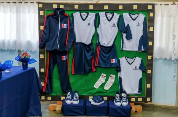 Leia mais sobre o artigo NOVOS UNIFORMES E KITS ESCOLARES PARA TODA A REDE DE ENSINO