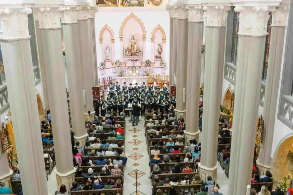 Leia mais sobre o artigo Teresópolis 133 Anos: Coral dos Canarinhos de Petrópolis encanta o público do Música na Matriz