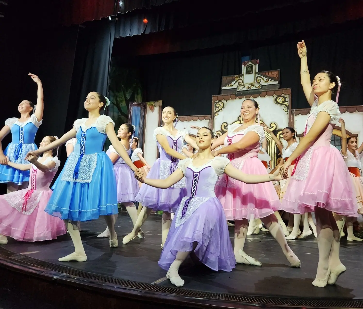 Leia mais sobre o artigo Apresentações encerram os cursos gratuitos da Casa de Cultura Adolpho Bloch, em Teresópolis