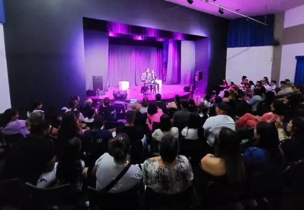 Leia mais sobre o artigo Público aplaude atrações do projeto ‘Coragem é Coisa de Mulher’ na Casa de Cultura Adolpho Bloch, em Teresópolis