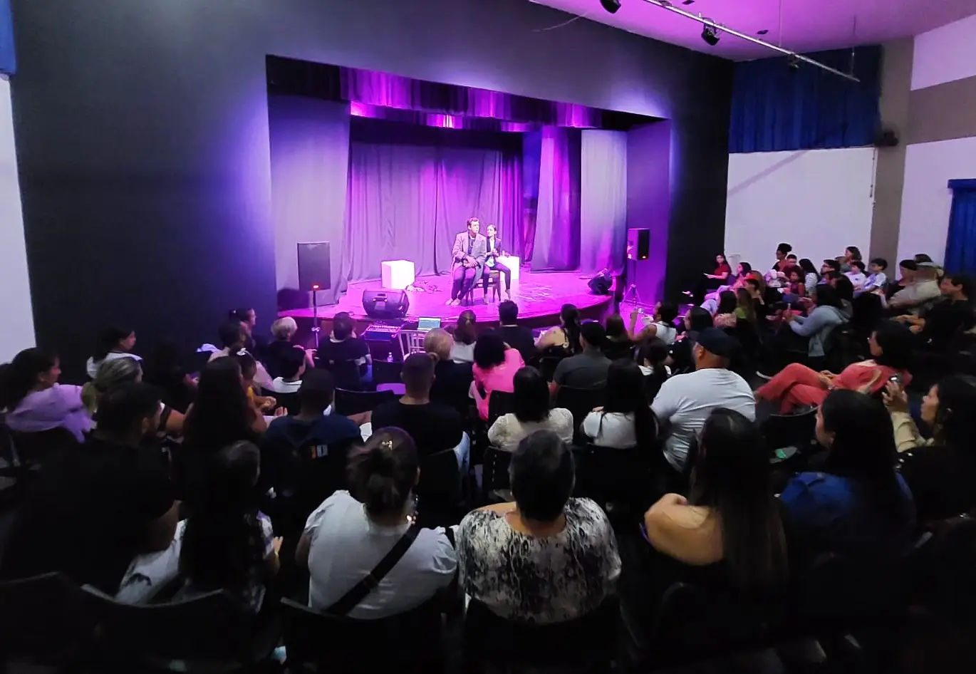 Leia mais sobre o artigo Público aplaude atrações do projeto ‘Coragem é Coisa de Mulher’ na Casa de Cultura Adolpho Bloch, em Teresópolis