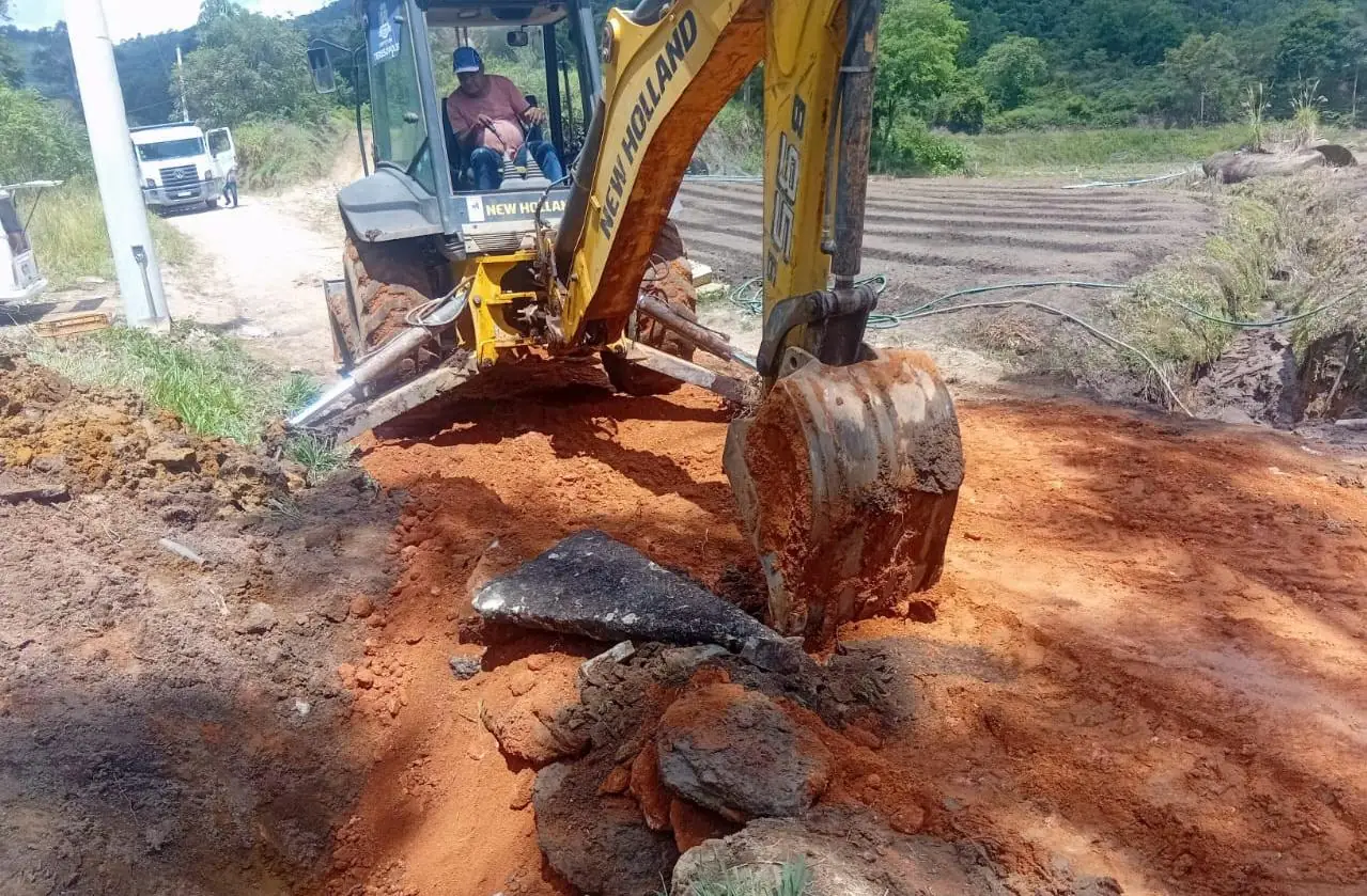No momento, você está visualizando Início da semana com muito trabalho: Secretaria de Agricultura intensifica ações na zona rural