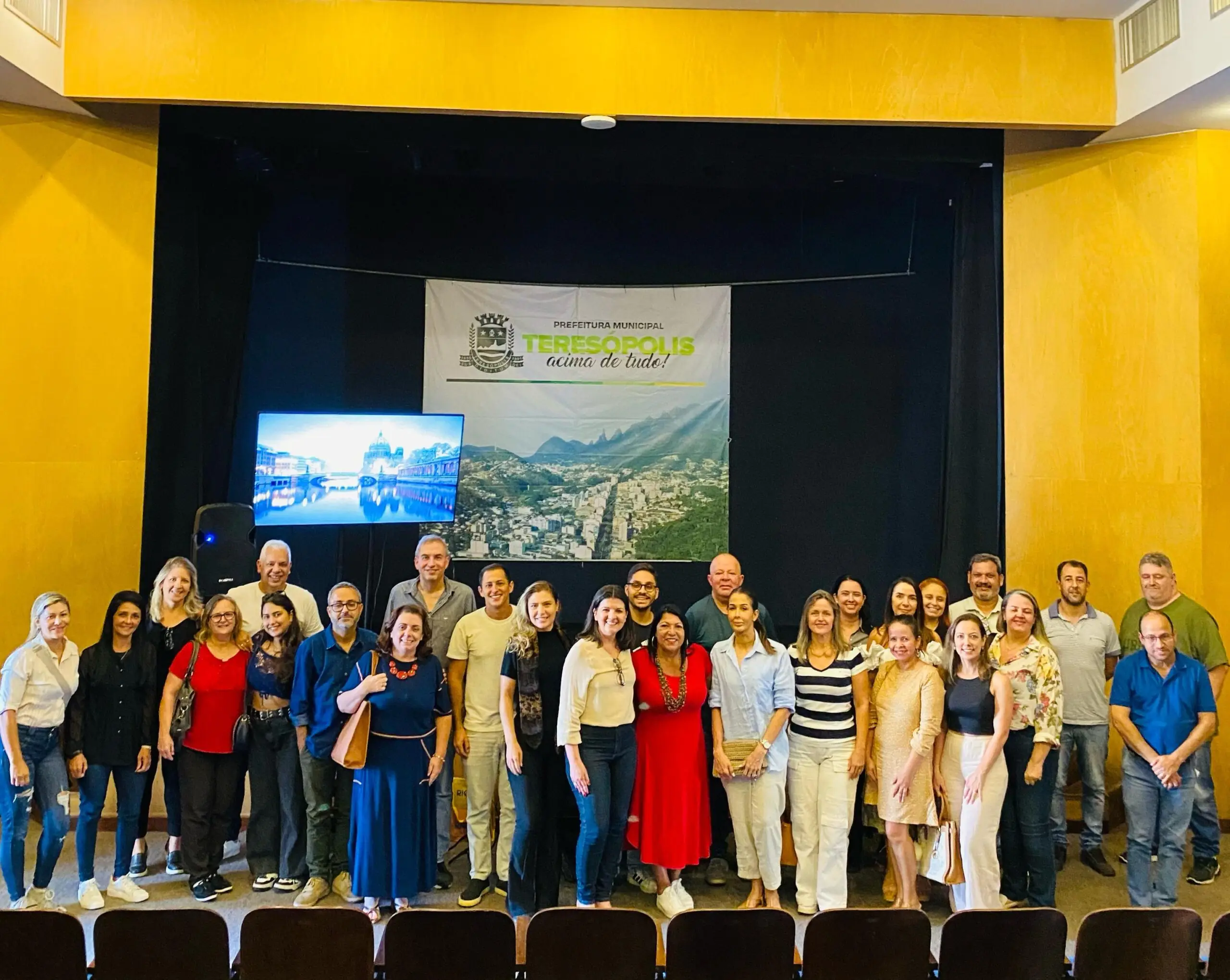 Leia mais sobre o artigo Reunião histórica marca aproximação entre hotelaria e Secretaria de Turismo em Teresópolis