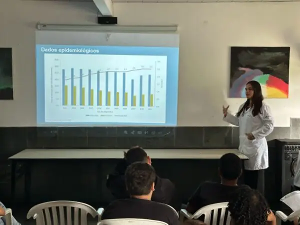 Leia mais sobre o artigo Programa Saúde na Escola realiza ação de prevenção ao HPV no Centro Educacional Helena de Paula Tavares.