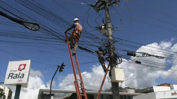 Leia mais sobre o artigo Operação Caça Fio: Mais de 50 km de fios foram retirados