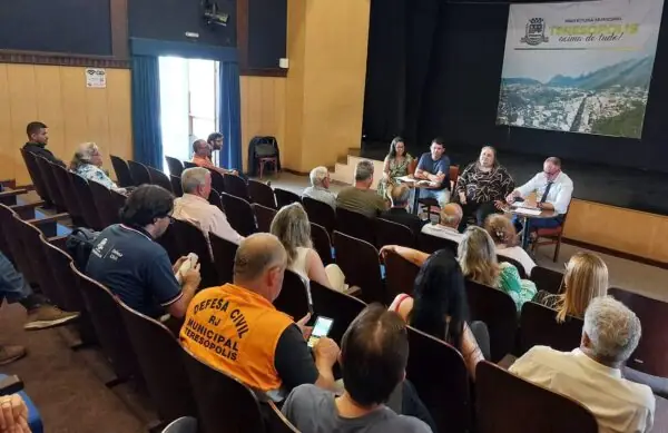 Leia mais sobre o artigo Conselho da Cidade de Teresópolis toma possa e elege o presidente para 2025-2026