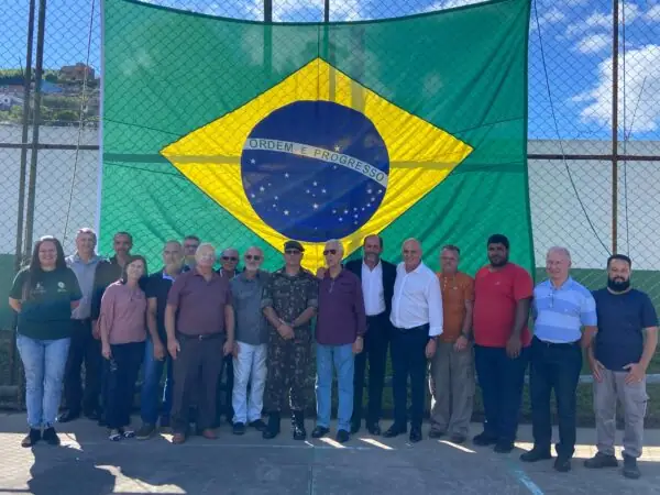 Leia mais sobre o artigo Tiro de Guerra comemora Dia do Exército com formatura de atiradores