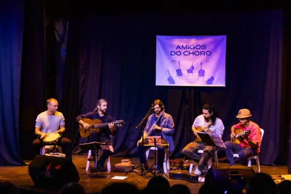 Leia mais sobre o artigo Som que emociona: Teresópolis celebra o Dia Nacional do Choro com show vibrante na Casa de Cultura