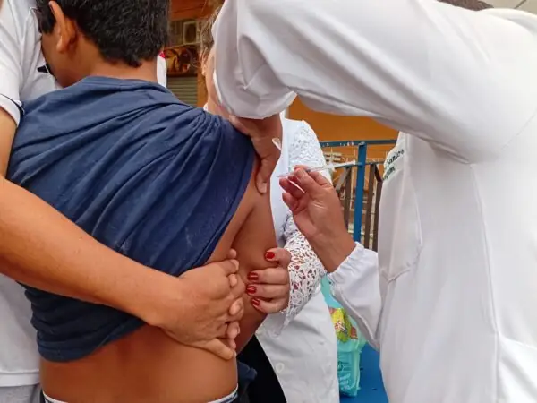 Leia mais sobre o artigo Teresópolis aplica mais de 4 mil vacinas durante o Dia D 