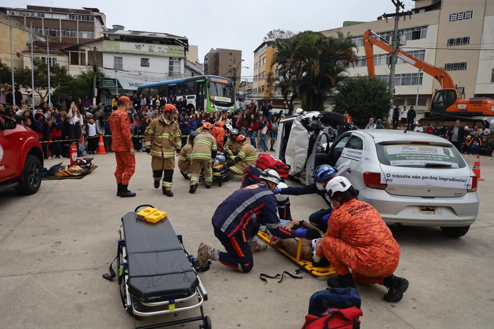 Leia mais sobre o artigo Maio Amarelo: Segurança Pública Municipal promove simulação de resgate de acidente de trânsito em Bonsucesso e na Praça Olímpica
