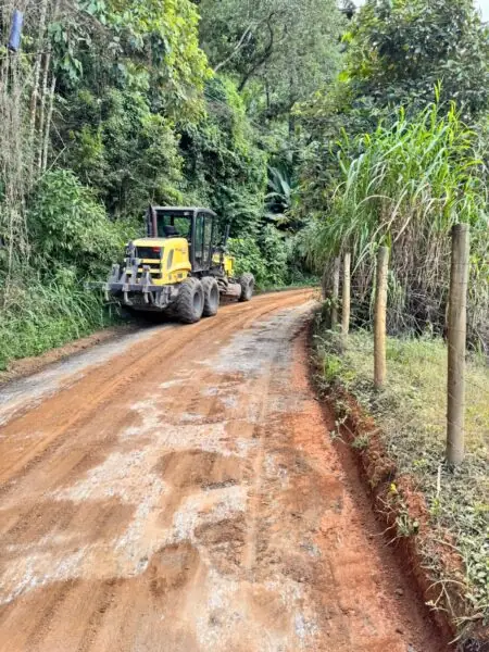 Leia mais sobre o artigo Manutenção e limpeza dos bairros: Secretaria de Agricultura segue com os trabalhos em ritmo intenso