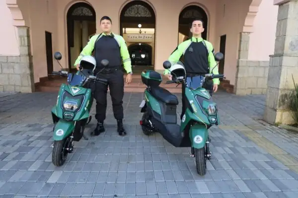 Leia mais sobre o artigo Sustentabilidade: Prefeitura adquire motos elétricas para auxiliar no ordenamento e na fiscalização do trânsito no centro da cidade