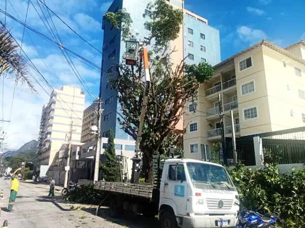 Leia mais sobre o artigo Prefeitura de Teresópolis percorre os bairros com ações diurnas e noturnas de zeladoria