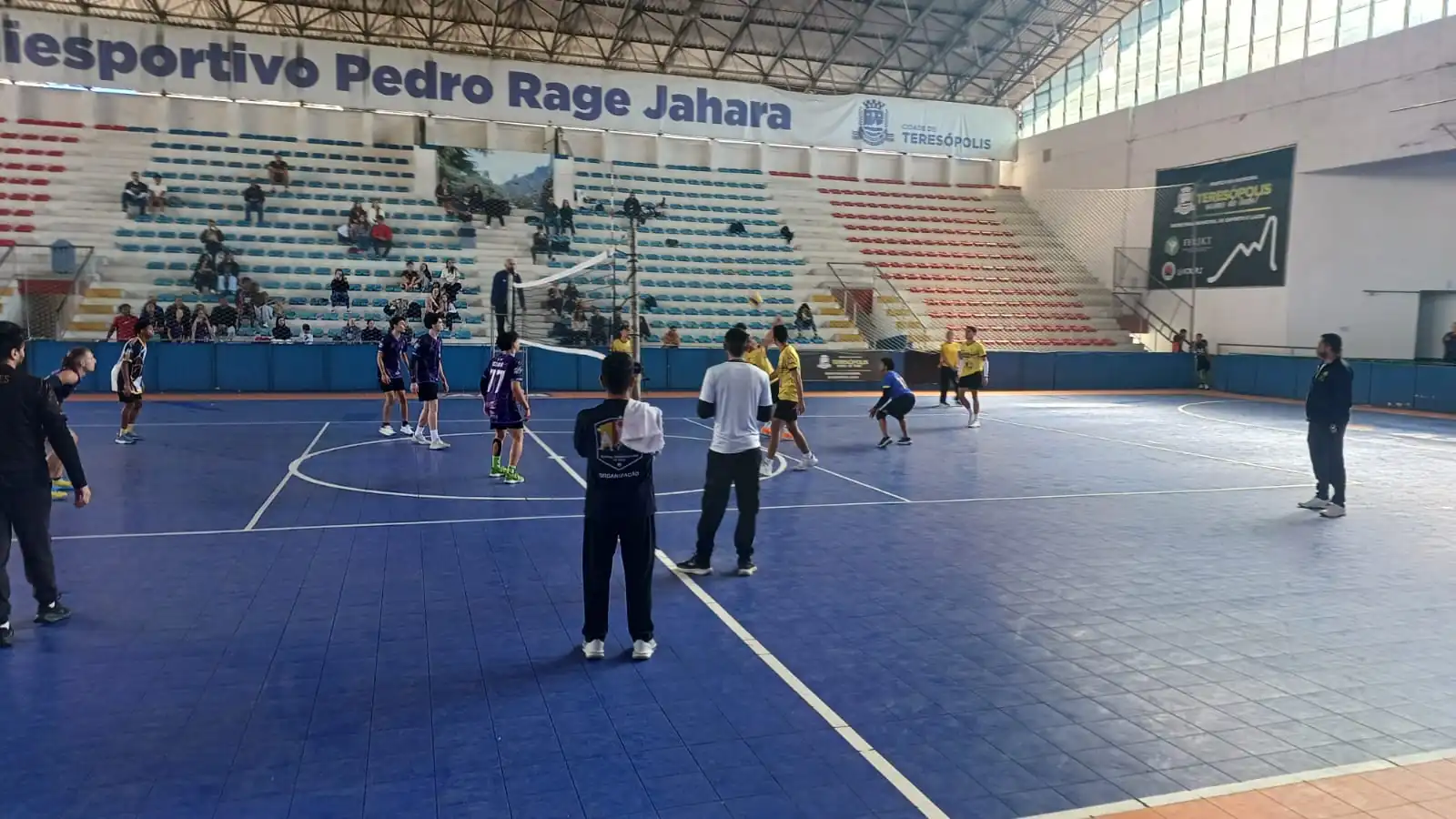 No momento, você está visualizando 3ª edição do Festival Teresopolitano de Vôlei agita o Ginásio Pedrão no fim de semana