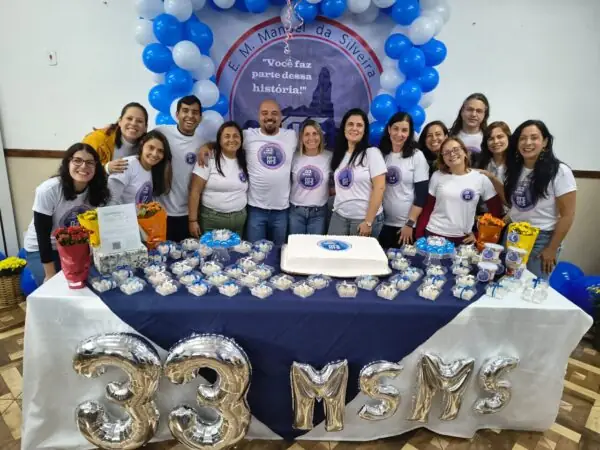 Leia mais sobre o artigo Escola Municipal Manoel Medeiros Sobrinho comemora 33 anos com festa