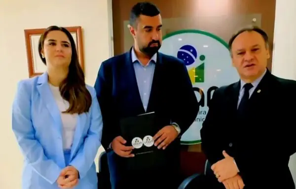 Leia mais sobre o artigo Prefeito de Teresópolis, Leonardo Vasconcellos, assume a presidência estadual da União Brasileira de Apoio aos Municípios