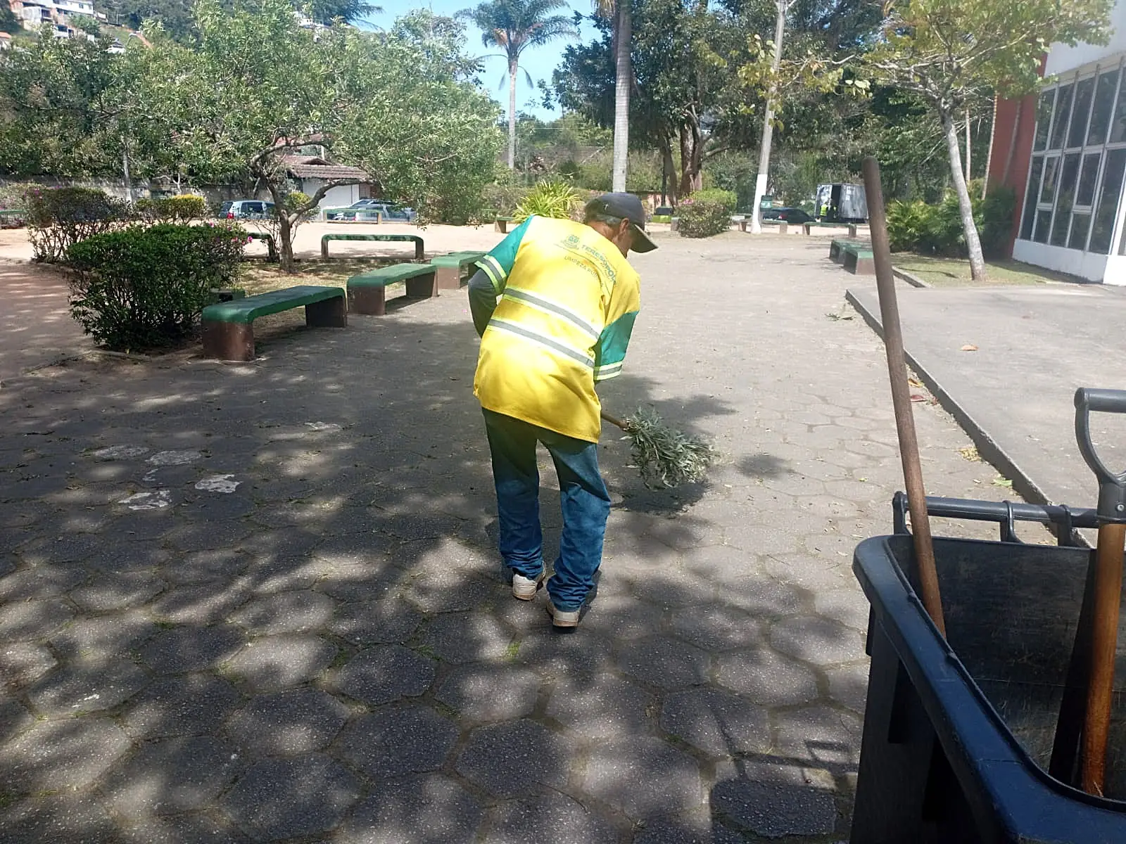 Leia mais sobre o artigo Prefeitura de Teresópolis leva limpeza e manutenção aos bairros