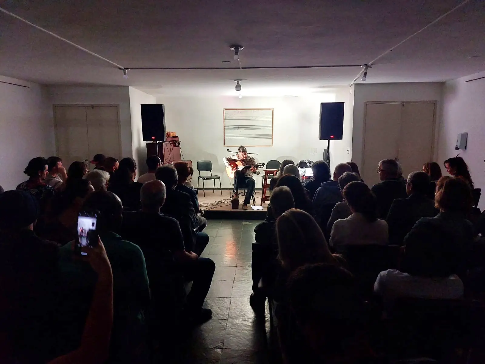 Leia mais sobre o artigo Professor da Escola Municipal de Música de Teresópolis brinda o público com Recital de Violão em seu 50º aniversário