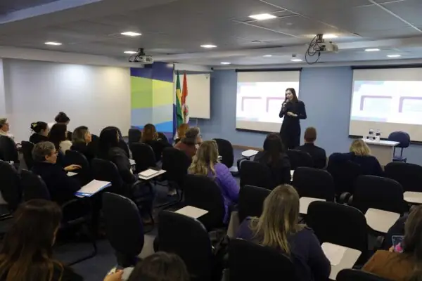 Leia mais sobre o artigo Secretaria de Educação promove capacitação com Sebrae para diretores escolares da Rede Municipal