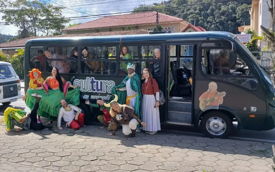 Leia mais sobre o artigo Cultura nos Bairros dá palco aos artistas e leva lazer e diversão aos moradores do Caleme